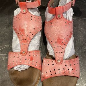 Roan by Bedstu Pink Sandals